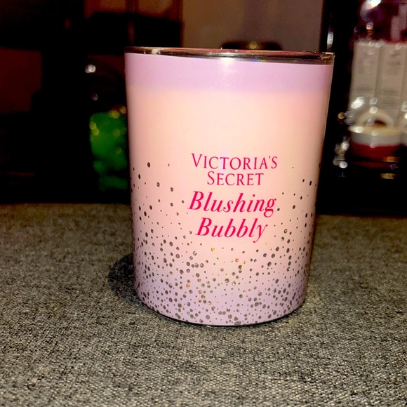 Victoria’s Secret Blushing Bubbly Single Wick Candle - Picture 1 of 3